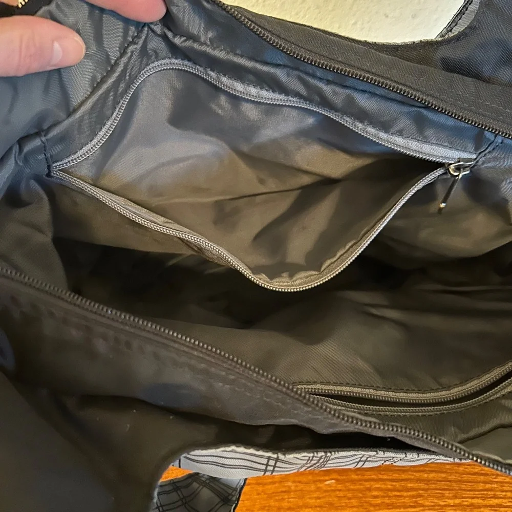 Columbia Nylon Bag Many Sections Expandable Black Gray‎